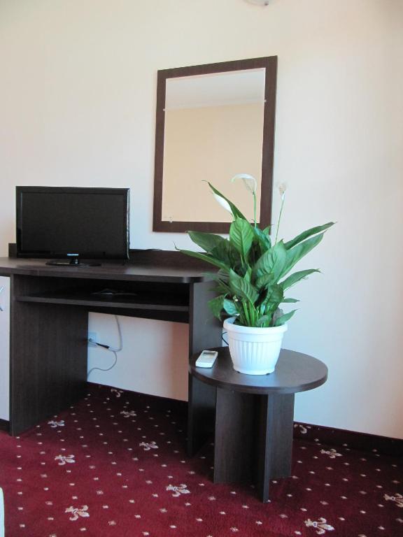 Maverick Hotel Slăntjev Brjag Rum bild