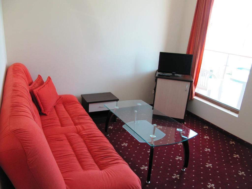 Maverick Hotel Slăntjev Brjag Rum bild
