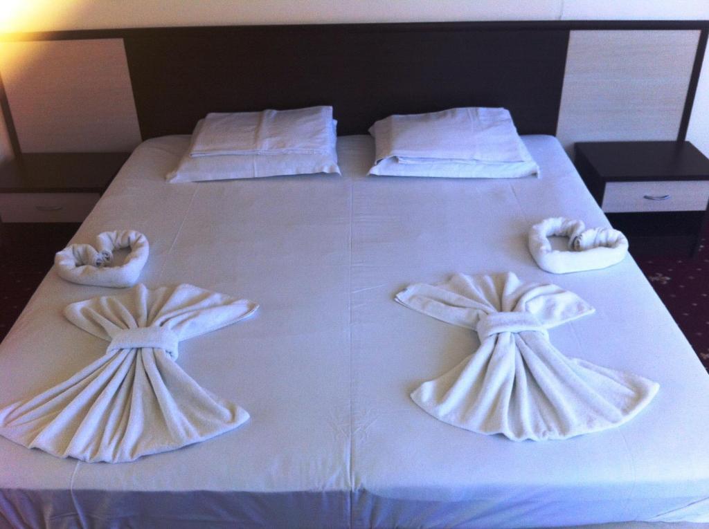 Maverick Hotel Slăntjev Brjag Rum bild